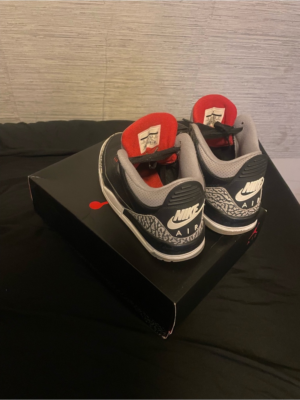 Jordan 3 black cement (size 9 men) - Picture 3 of 5